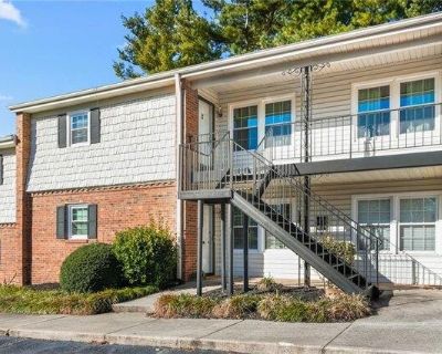 1 Bedroom 1BA Condo For Sale in High Point, NC