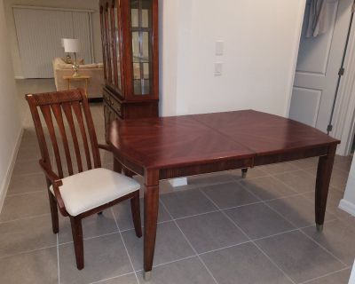 Dining table with leaf, 8 chairs, mahogany, very good condition