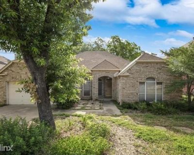 4 Bedroom 2BA 2,528 ft Pet-Friendly Apartment For Rent in Grapevine, TX
