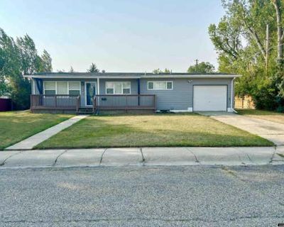 4 Bedroom 3BA 2150 ft Single Family Home For Sale in CASPER, WY