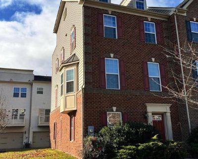 4 Bedroom 3BA 1692 ft Townhouse For Sale in Greenbelt, MD