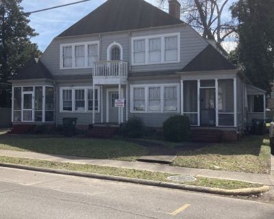 1435 7th Street. Welcome home to this super cute 2 bed 1 bath duplex that boast all original wood floors as wells as washer and dryer connections! Just a stones throw from all your favorite night life and dining locations, as well as classes! RENTAL REQUIREMENTS H.A. Edwards, Inc. supports The Fair Housing Act as amended, prohibiting discrimination in housing on race, creed, color, religion, na...