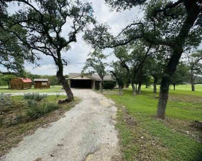 3 Bedroom 2BA 1545 ft Pet-Friendly Apartment For Rent in Canyon Lake, TX