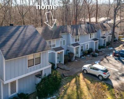 2 Bedroom 1.5BA 1028 ft Furnished Apartment For Rent in Hot Springs Village, AR