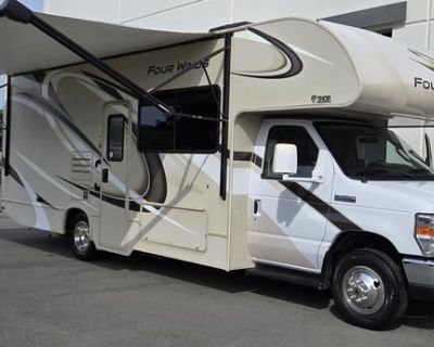 STUNNING Thor Four Winds 26b Class C