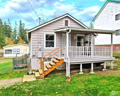 4 Bedroom 1BA 1232 ft Single Family Home For Sale in Port Orchard, WA