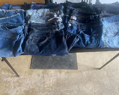 Last chance Pop-Up Plus Size Clothing Sale - all $5 items