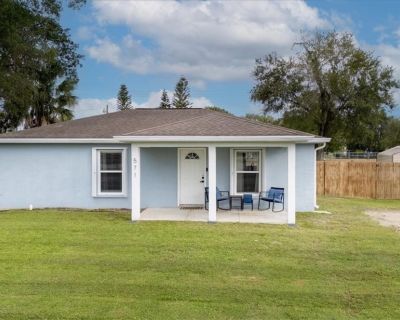 2 Bedroom 1BA 1026 ft Single Family House For Sale in Moore Haven, FL
