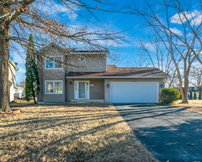 3 Bedroom 1BA 1440 ft Single Family House For Sale in Poplar Grove, IL