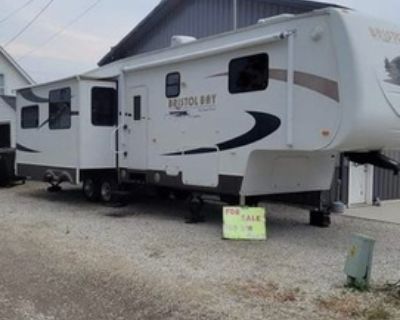 2009 Bristol Bay M-345OTS 5th Wheel RV