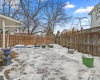 Pet friendly $850 per month room to rent in Fairway