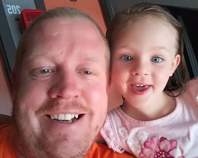 Jeremy - Needs an Apartment on iROOMit or a Room