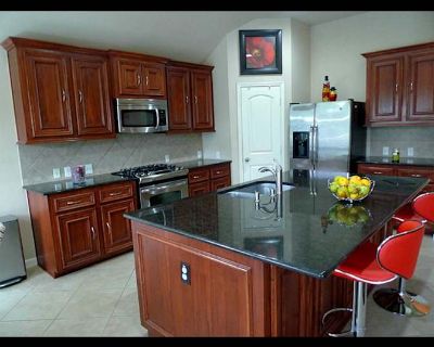 Private room with shared bathroom in a House, Pearland, TX 77584