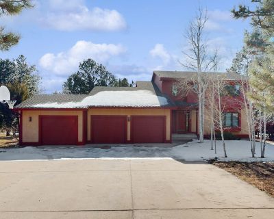 Avg / night: $335. Spacious & sunlit mountain retreat with patio, fireplace & great nature views | Located in Monument, CO | 5.0 Stars | 5 Bed, 3.5 Bath | No Pets. No pets. Max 11 guests. This delightful, multi-level home, nestled into the picturesque Monument surroundings, is destined to inspire an unforgettable mountain retreat with its ample amenities and fantastic views. Ideally located, yo...