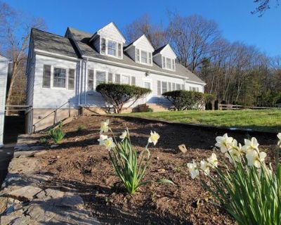 Hoyt St, Darien, Home For Rent