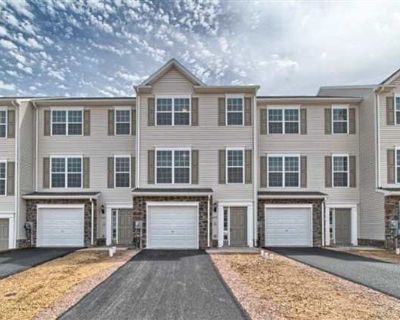 Coming Soon! Spacious 3 Bedroom, 2.5 Bath Townhome in Spring Grove School District!. image_url. W/D hookup Dishwasher Pet friendly Garage Recently renovated Air conditioning Unit Amenities air conditioning dishwasher extra storage microwave range refrigerator w/d hookup recently renovated Property Amenities concierge parking playground garage cats allowed dogs allowed. Pets allowed. 3 Bedroom. ...