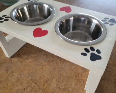Small dog dish stand