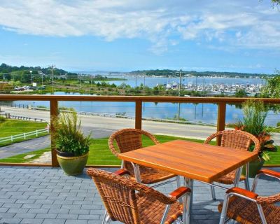 Mystic CT Hotels | Mystic CT Restaurant | New Years Eve Menu Mystic CT | Room to Rent in mystic ct