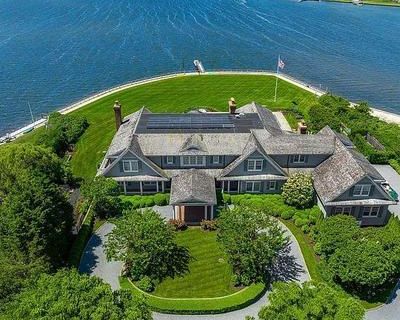 Westhampton, NY 11977