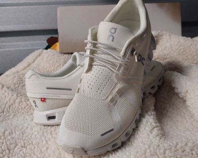 Brittney - Needs an Apartment on iROOMit or a Room