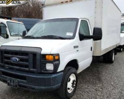 2015 Ford Econoline Commercial Cutaway E-350