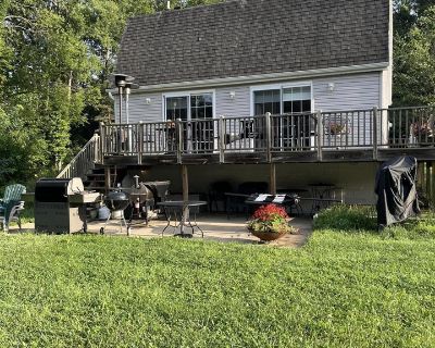 4 Bedroom 1BA 1344 ft Single Family House For Sale in Hastings, MI