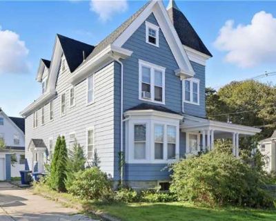 3 Bedroom 1BA 1200 ft Furnished Apartment For Rent in Westerly, RI