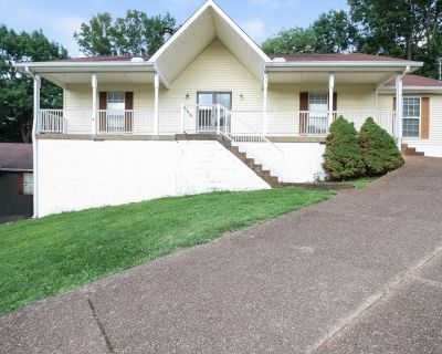 3 Bedroom 2BA 1660 ft Apartment For Rent in Nashville, TN