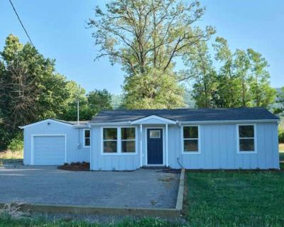 3 Bedroom 1BA 880 ft Single Family Home For Sale in LYONS, OR