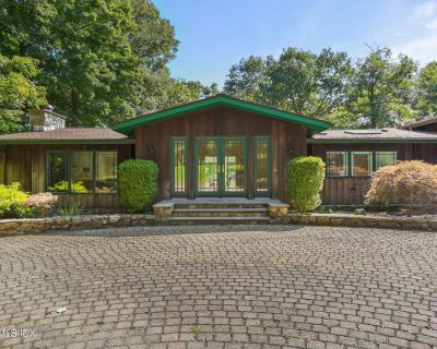 7 Bedroom 7BA 7884 ft Single Family Home For Sale in Greenwich, CT