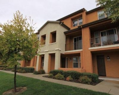 4 Bedroom 4BA 1579 ft Apartment For Rent in Sacramento, CA