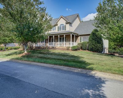 5 Bedroom 4BA 4040 ft Single Family House For Sale in Jonesborough, TN