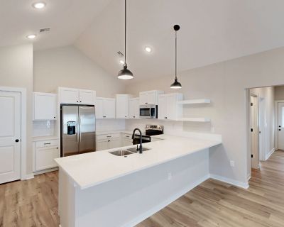 3 Bedroom 2BA 1455 ft Pet-Friendly Single-family home For Rent in Goddard, KS