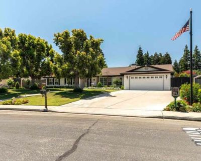 4 Bedroom 3BA 2494 ft Single Family Home For Sale in BAKERSFIELD, CA
