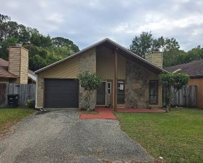 2 Bath Preforeclosure Property in Pensacola, FL 32504 - Parkwood Ave