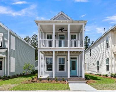 3 Bedroom 3BA 1800 ft Furnished Pet-Friendly Apartment For Rent in Berkeley County, SC