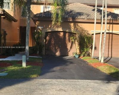 2 Bedroom 2BA 1131 ft Townhouse For Sale in Weston, FL