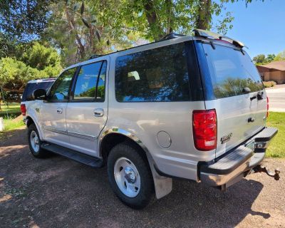 1997 Ford Expedition & 2000 Eddie Bauer Ford Expedition