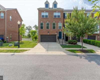 3 Bedroom 4BA 2210 ft Townhouse For Sale in WHITE PLAINS, MD