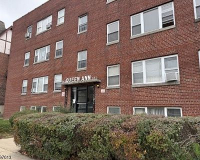 Joralemon St Apt D, Belleville, Home For Rent