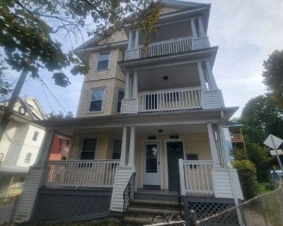 2 Bedroom 1BA 3228 ft House For Rent in Waterbury, CT