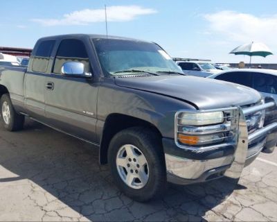 Salvage Gray 2000 Chevrolet Silverado 1500 Ls