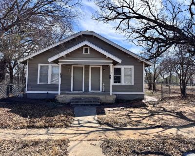 2 Bedroom 1BA Pet-Friendly House For Rent in Brownwood, TX