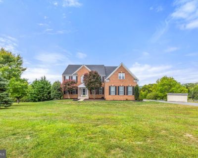 3 Bedroom 4BA 6174 ft Single Family House For Sale in Haymarket, VA