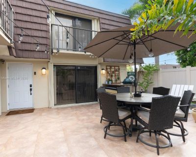 2 Bedroom 2BA 1236 ft Townhouse For Sale in West Palm Beach, FL