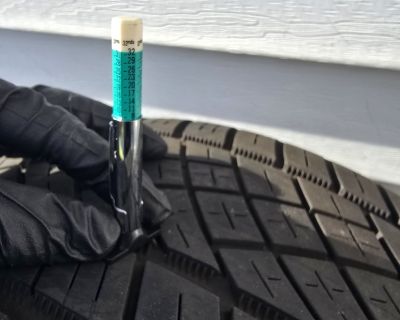 Alfa Romeo 5 hole dark wheels/QV