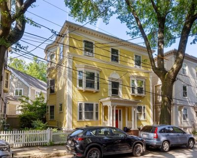 1 Bedroom 1BA 774 ft Condo For Sale in Cambridge, MA