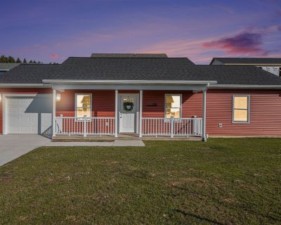 3 Bedroom 2BA 1136 ft Condo For Sale in Shelby, MI