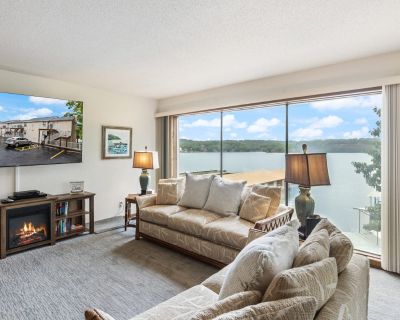 3 Bedroom 3BA Condo Vacation Rental in Pelican Bay Getaway, Lake Ozark, MO