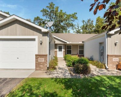2 Bedroom 2BA 1088 ft Townhouse For Sale in Elk River, MN
